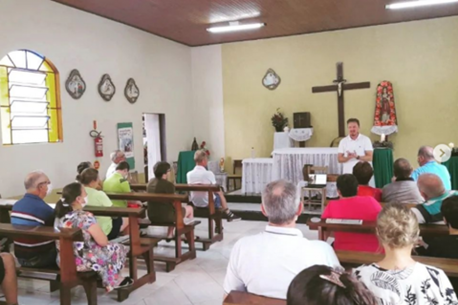 Caminho do Louvor realiza reuniões comunitárias para apresentar o projeto